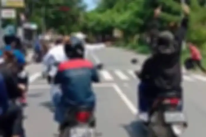 Konvoi SMK Dinamika Tegal bikin onar