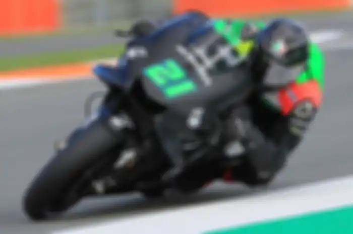 Franco Morbidelli di atas Yamaha YZR-M1 saat tes pramusim MotoGP Valencia