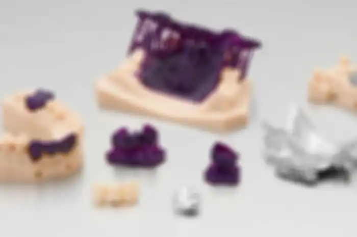 Formlabs unjuk gigi di CES 2019 dengan lakukan 3D printing gigi palsu yang lebih cepat dan murah.