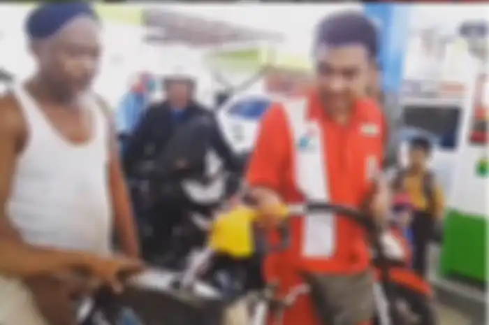 Motor Suzuki Thunder 'jadi-jadian' isi bensin di Kalimantan.