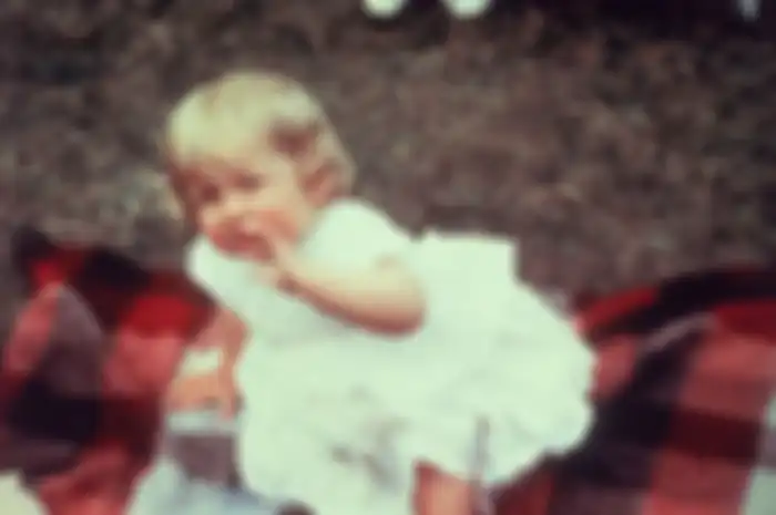 Foto masa kecil Putri Diana.