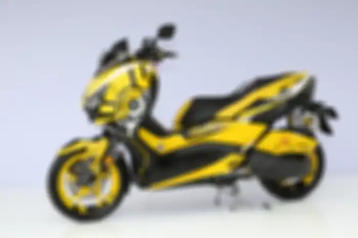 Yamaha XMAX pakai livery Rossi