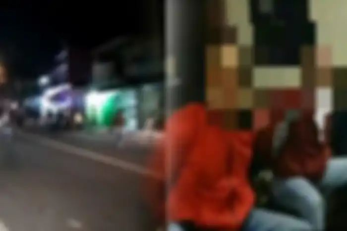  Bentrokan terjadi antara sekelompok massa dengan warga Ciawi.