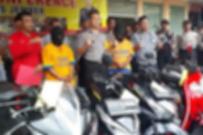 Kapolres Jember, AKBP Kusworo Wibowo saat merilis pencurian sepeda motor di Mapolres Jember, Kamis (24/1/2019)&nbsp;