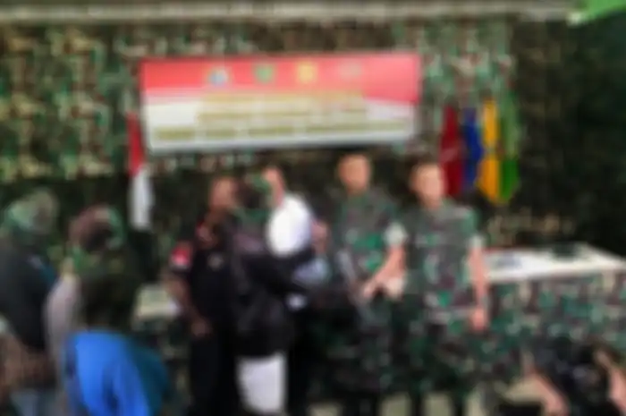 Suasana penyerahan senjata eks OPM kepada TNI