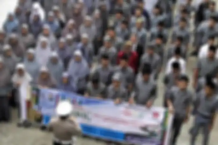Polres Sidrap-Siswa Madrasah Aliyah (MA) Mahad DDI Pangkajene menggelar Deklarasi Keselamatan lalu lintas, Selasa (22/1/2019).&nbsp;