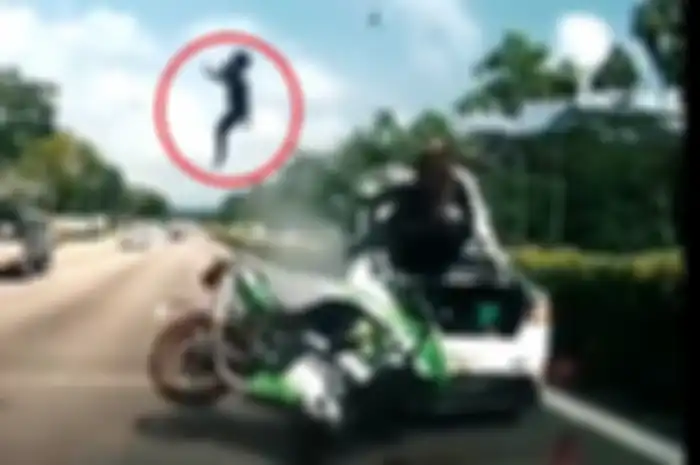 tabrakan maut moge dengan mobil