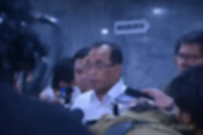 Menteri Perhubungan Budi Karya Sumadi berikan komentar atas usulan DPR yang minta wewenang penerbitan SIM, STNK dan BPKB ke Kemenhub