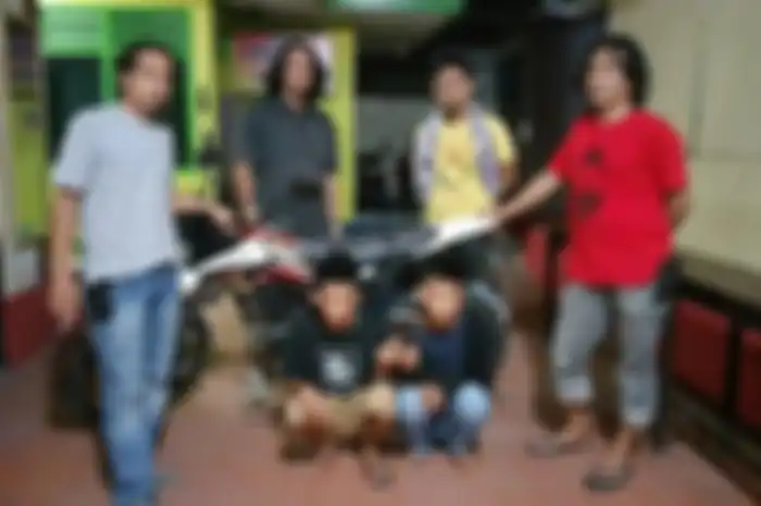 Tim khusus Polsek Tanete Riattang Polres Bone yang dipimpin oleh Aiptu Heman telah mengamankan dua remaja pelaku jambret, Senin (28/1/2019) malam.&nbsp;