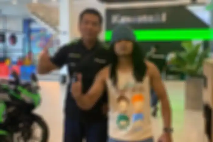 Hendry Suandi bersama Maell Lee dalam proses pembuatan video endorse