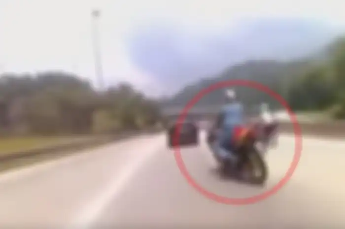 Kecelakaan parah saat kebut-kebutan di jalan tol