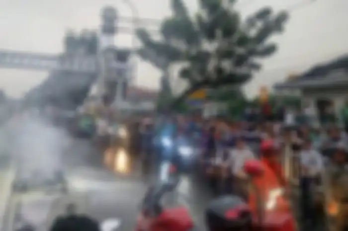 Honda BeAT kebakaran di depan Stasiuan Pasar Minggu sampai hangus tak berbenutk