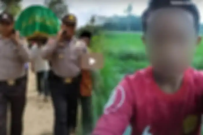 Seorang siswa SMP ditemukan tewas di perkebunan karet Kampung Sumber Agung, Seputih Mataram, Lampung Tengah pada Rabu (30/1/2019).