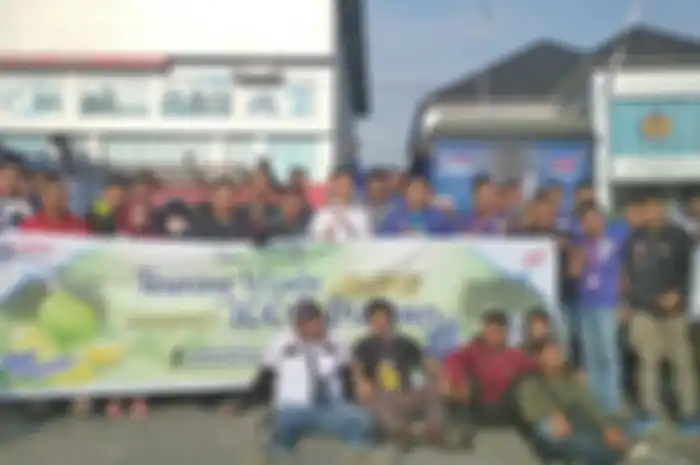 Yamaha Alfa Scorpii menggelar touring, bersama komunitas Yamaha N Max. Perjalanan menuju Kabupaten Rokan Hulu, dengan agenda menjemput 1000 durian, Sabtu (2/2/2019).&nbsp;