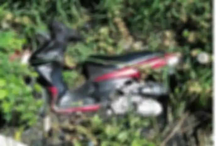 Suzuki Skywave dibuang di sungai