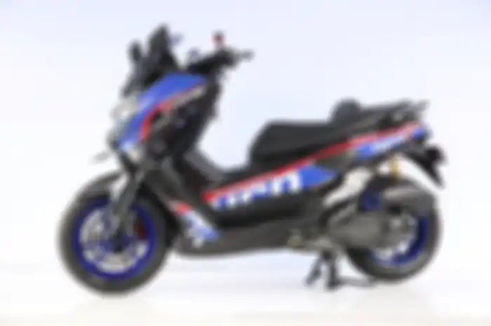 Yamaha NMAX bergaler Daily Use Customaxi Surabaya