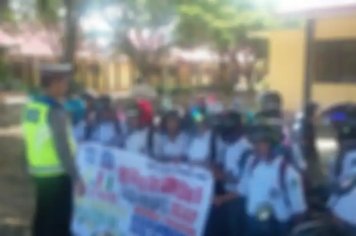 Sat Lantas Polres Luwu sidak helm di SMK 2 Luwu, Kecamatan Belopa Utara, Kabupaten Luwu.&nbsp;