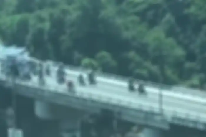 Ratusan pemotor memasuki tol dalam kota hari ini (07/02/2019)