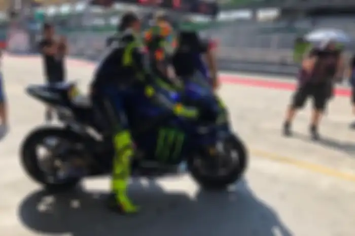 Valentino Rossi fokus pada satu mesin dan ban bekas. Lain dengan Maverick Vinales yang konsen di elektronik di tes pramusim Sepang, (6/2/2019)
