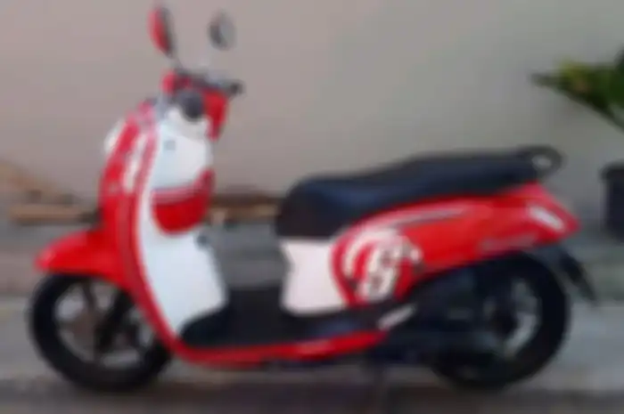 Ilustrasi Honda Scoopy 2016 merah