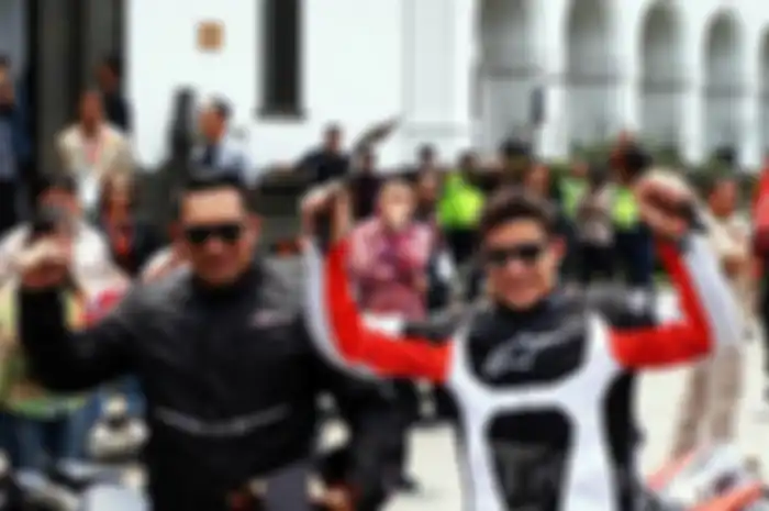 Gubernur Jawa Barat Ridwan Kamil dan Pembalap MotoGP Marc Marquez hadir di Bandung, Jabar.