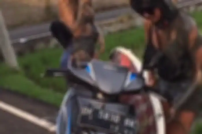 Dua wisatawan asing tercebur sawah di Bali
