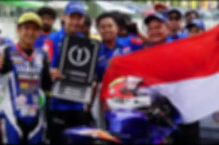 Rafid Topan Sucipto (paling kiri) saat juara ARRC AP250 India musim lalu