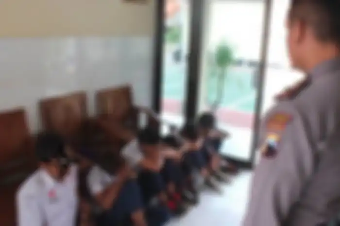 Empat Pelajar SMP Resmi Di-drop-out Karena Mengeroyok Staf Honorer (ilustrasi)