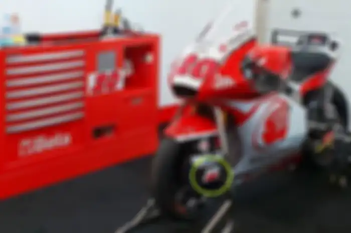 Motor Moto2 Dimas Ekky Pratama di tes privat Jerez ada kesalahan bendera di sepatbor kiri bawah