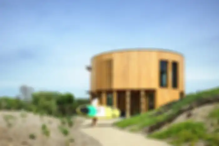 Rumah pantai silinder