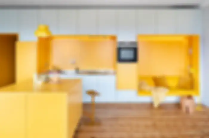 Apartemen dengan dominasi warna kuning