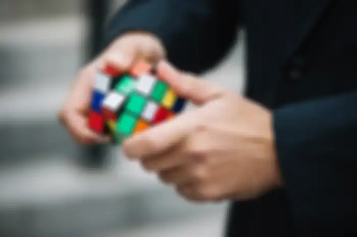 Ilustrasi rubik. Ini jawaban tulislah simpulanmu tentang rumus volume kubus yang menjadi soal dalam buku tematik kelas 6 SD Tema 4.