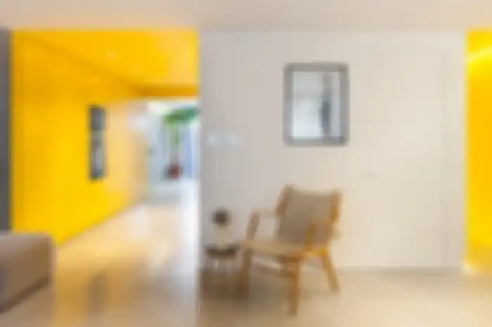 Inspirasi Dapur Warna Kuning Cerah, Ubah Basement Jadi Terang