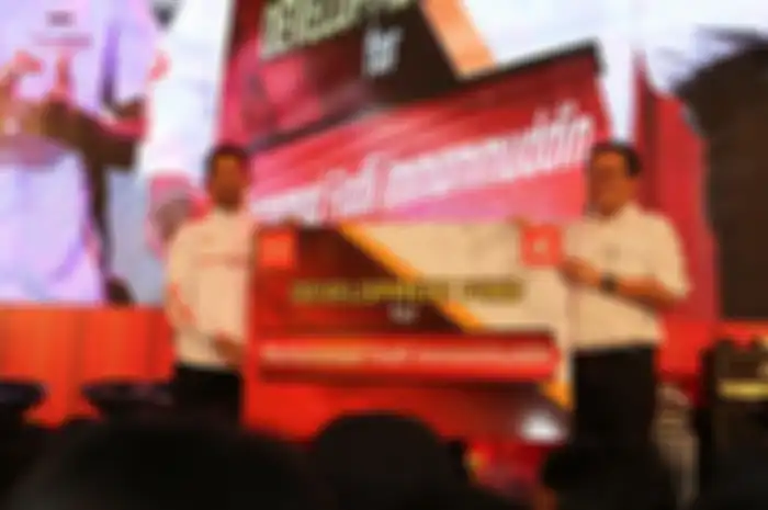 AHM memberikan penghargaan pada M Fadli, sebagai sosok inspiratif bagi pemuda di Indonesia