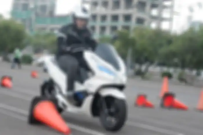 First Ride Honda PCX Electric , Cuma butuh 15 menit, biaya swap baterai Honda PCX Electric ternyata murah