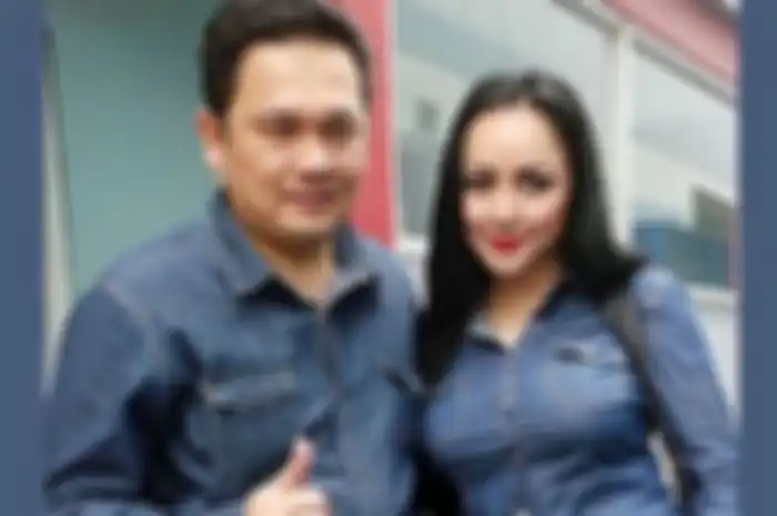 Farhat Abbas dan Regina Andriane Saputri