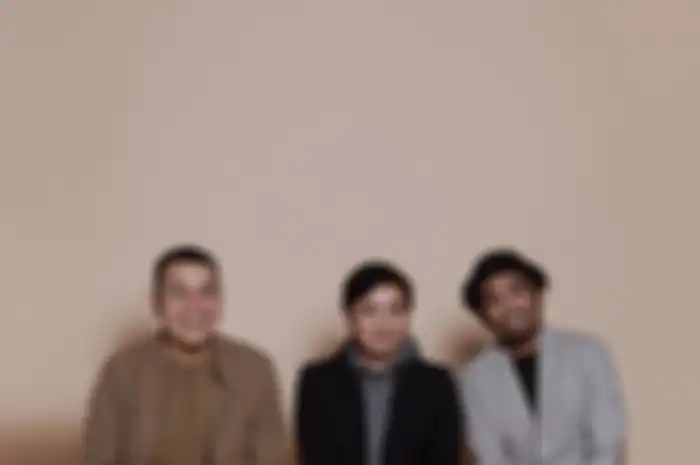 Kolaborasi apik Tulus, Yovie Widianto, dan Glenn Fredly hasilkan lagu 'Adu Rayu'.