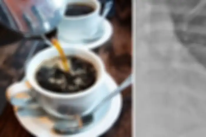 Sebagi pecandu kopi, Han Xiao memiliki kebiasaan ketika sampai kantor adalah ia membuat secangkir kopi.