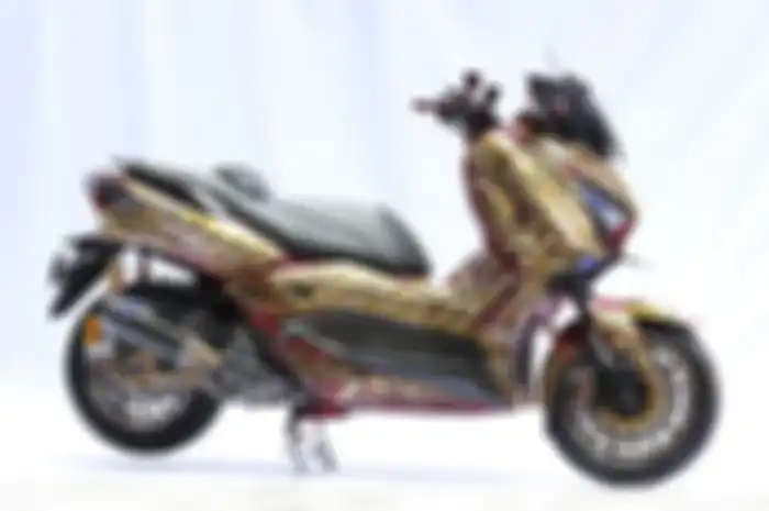 Tampak kanan Yamaha XMAX pemenang grand final customaxi 2019