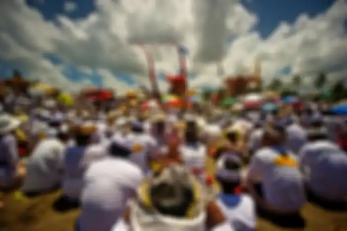 Hari raya Nyepi dipercayai sebagai hari penyucian dewa-dewa yang berada di pusat samudera yang membawa intisari amerta air hidup.