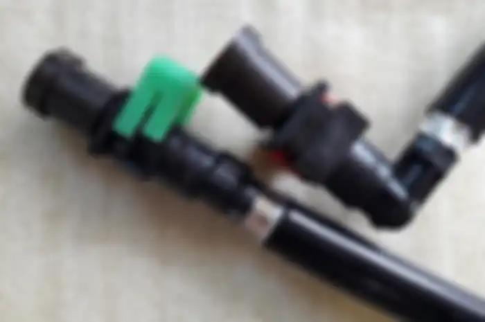  Selang fuel pump.