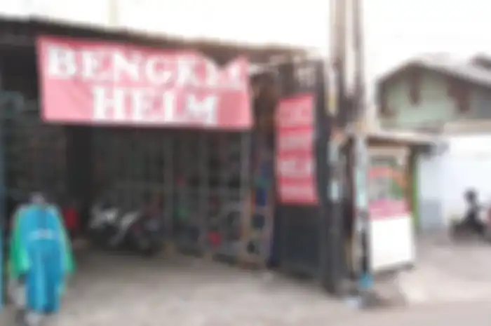 Spesialis bengkel helm