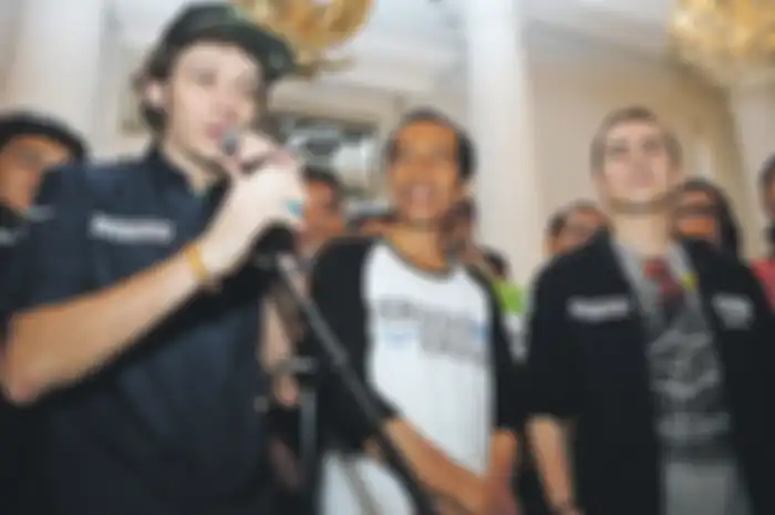 Jokowi Saat Menjadi Gubernur DKI menerima kunjungan pembalap MotoGP Valentino Rossi dan Jorge Lorenzo