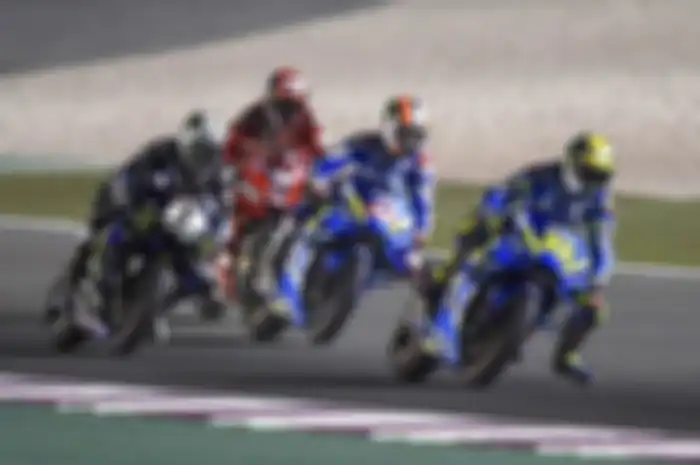 Joan Mir (nomor start 36) bikin kejutan di MotoGP Qatar dan jadi satu-satunya debutan yang bawa pulang poin