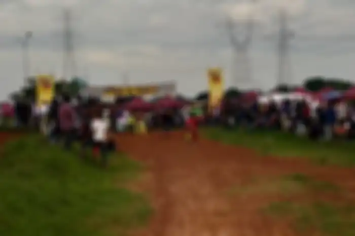 Tea &amp; Toast,&nbsp;VintageCustom Fun Dirt Race gelar balap cakar tahan motor klasik kustom di sirkuit Krukut, Depok (17/2/2018)