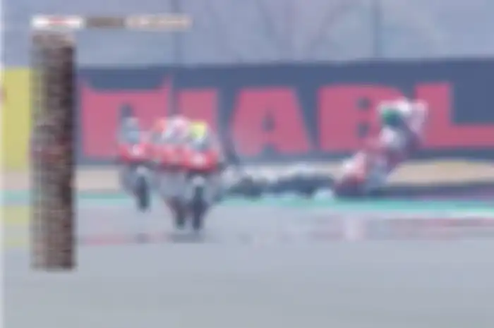 Insiden tikungan 1 di lap 15 membuat bendera merah dikibarkan di race 2 Asia Talent Cup 2019 Thailand