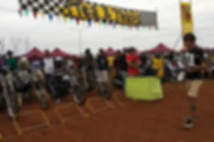 Ajang cakar tanah motor kustom klasik Tea &amp; Toast, Vintage Custom Fun Dirt Race pesertanya membeludak