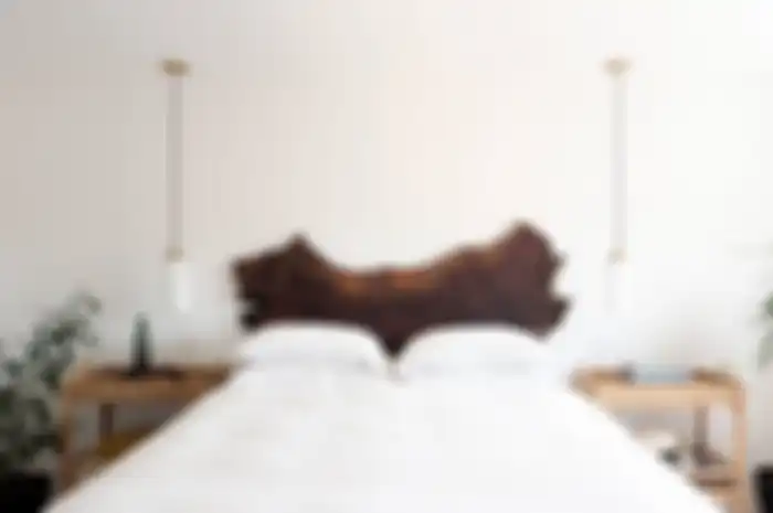 Headboard dari kayu unik