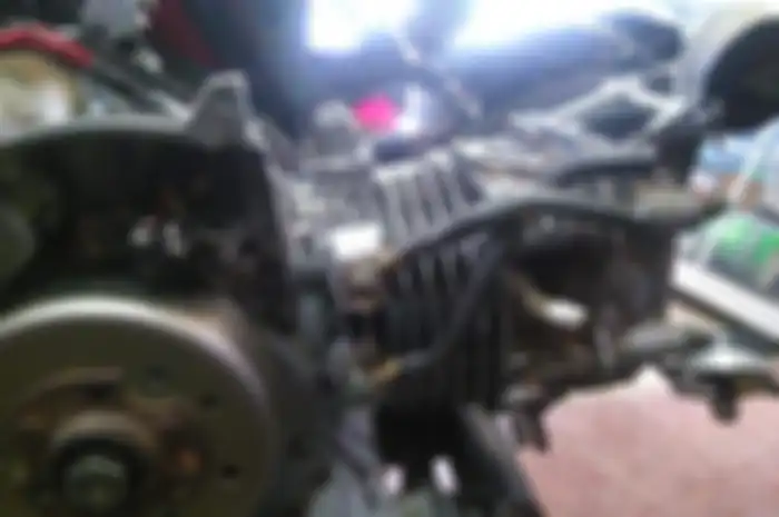 Nepel dan pipa oil cooler di blok Mio Dede Anwari