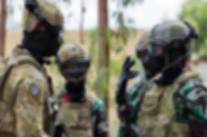 Tentara Indonesia dan Australia dalam sebuah latihan militer antar kedua negara